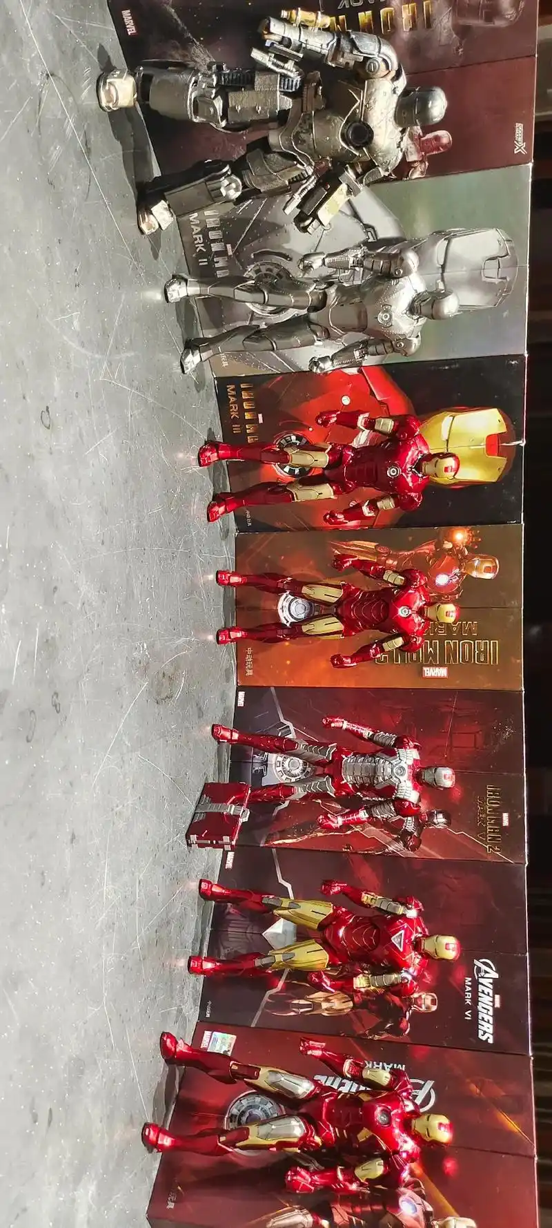 中动钢铁侠.#钢铁侠 #中动玩具 小的时候一直想拥有马克1号 - 抖音