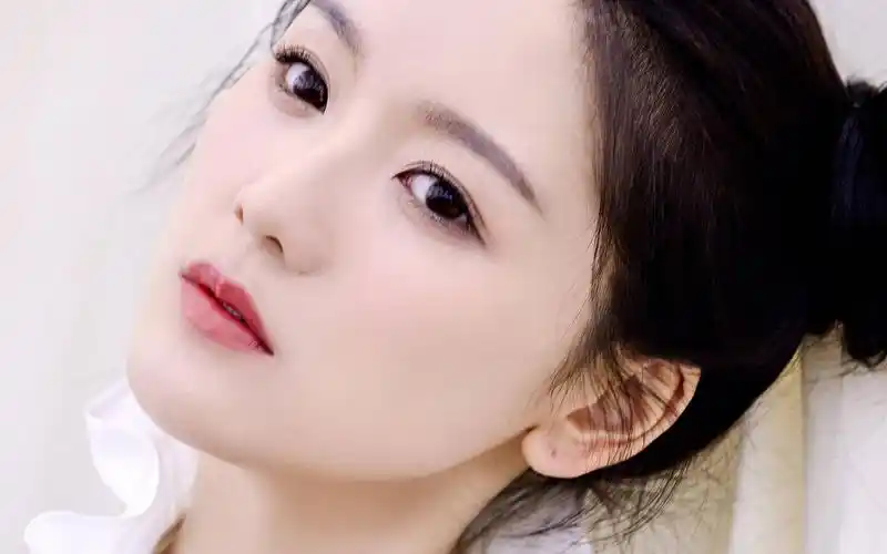 清纯少女张馨月元气可爱俏皮迷人写真