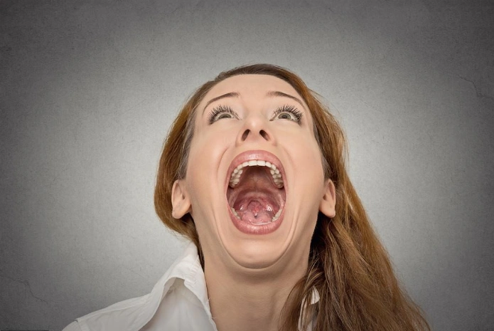 唱歌打开喉咙的正确姿势学会这5个方法拯救被魔鬼掐过的嗓音