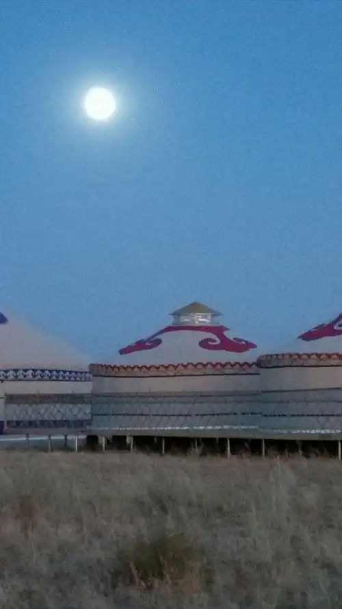 草原上的月亮.(美篇习作之220)