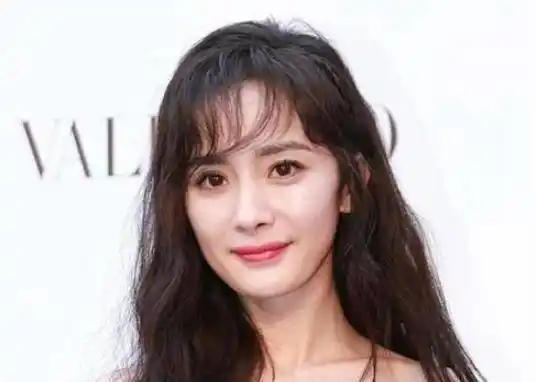 33岁杨幂老成这样?