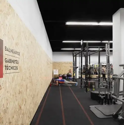 小型健身房装修高清效果图