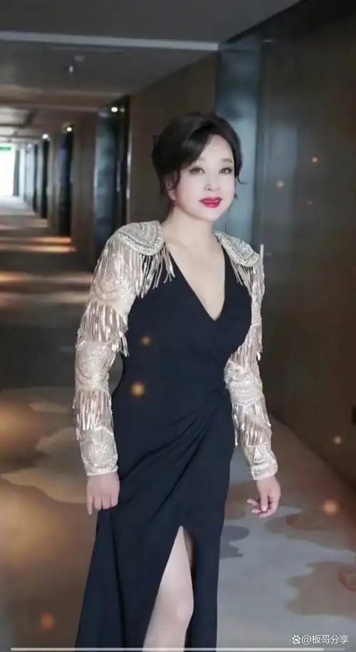 作为中国影坛的代表之一,刘晓庆一直备受瞩目.