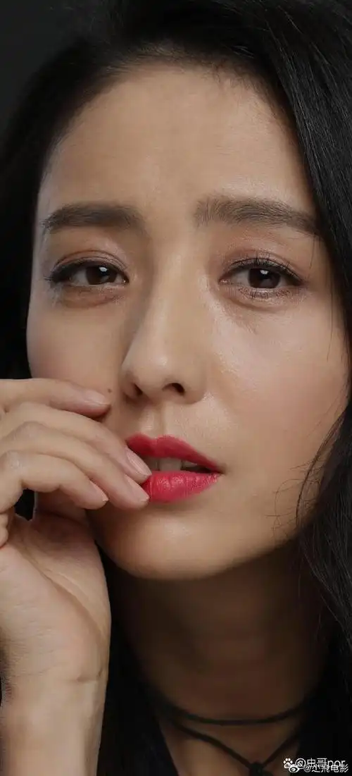 佟丽娅即便是生图都绝美勾魂