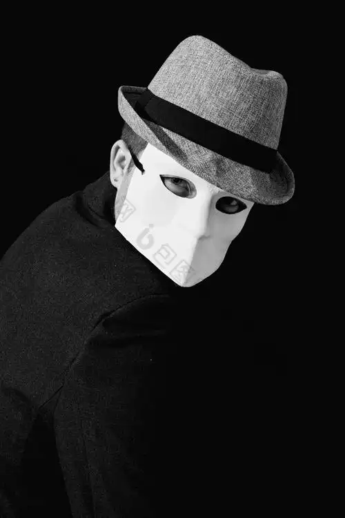 戴着面具的人