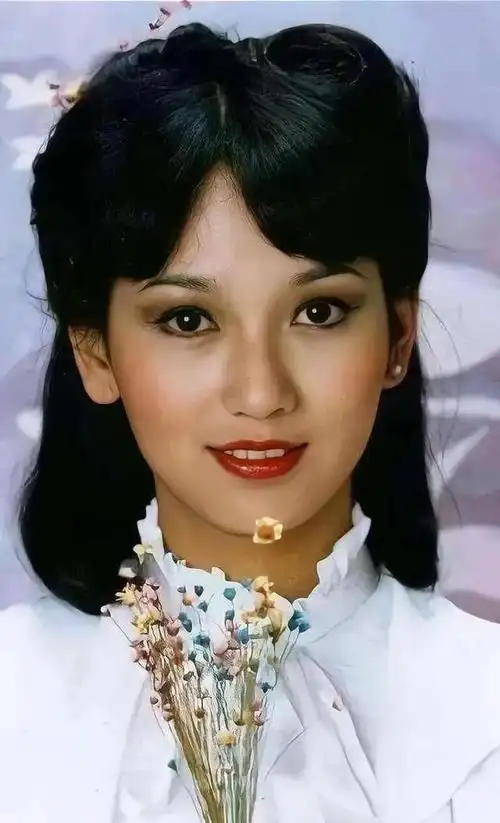 赵雅芝年轻时到底有多美 赵雅芝最惊艳的一张图片