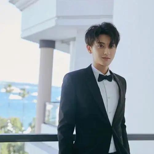 黄子韬正装第二弹04