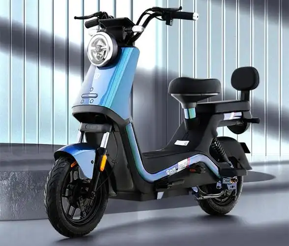 台铃小刀推出新电动车潮流设计智能化高续航100公里以上