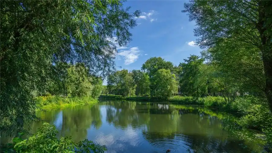 远离喧嚣的城市,走进大自然青山绿水,风景如画