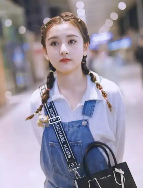 夏日减龄发型秘籍,跟着女明星学编发,秒变温柔优雅小女人