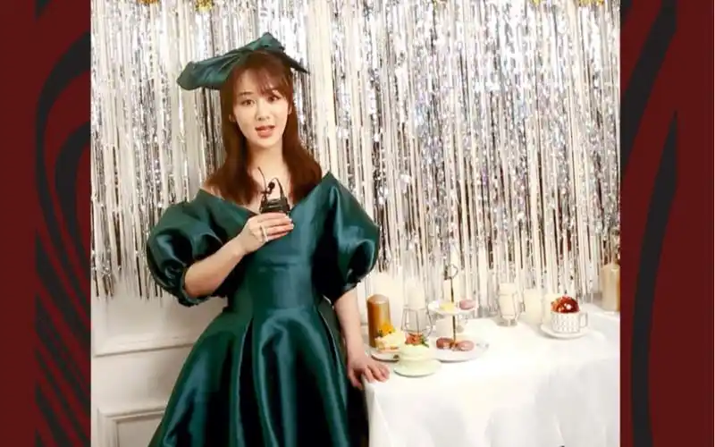 牛year2021请多指教和艺匠明星创意师杨紫一起牛气冲天