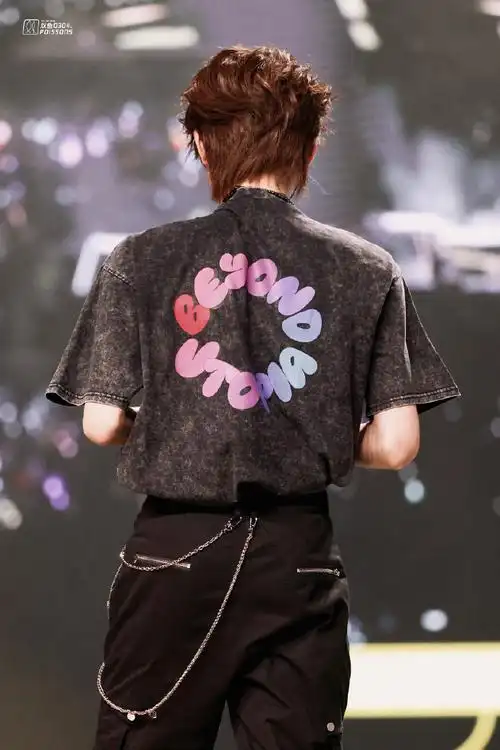 宋亚轩楼外楼演唱会##宋亚轩solo舞台不枉##今日星拍放送