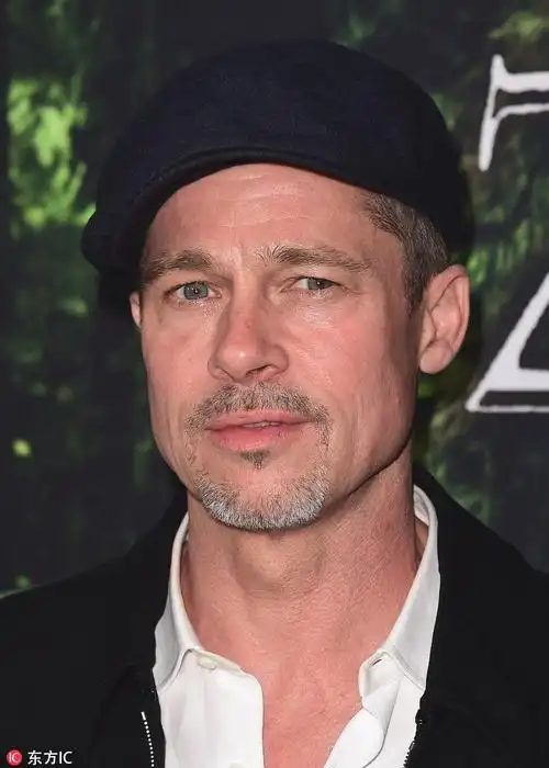 男人剃须"套路"深,颜值不够胡子来凑!