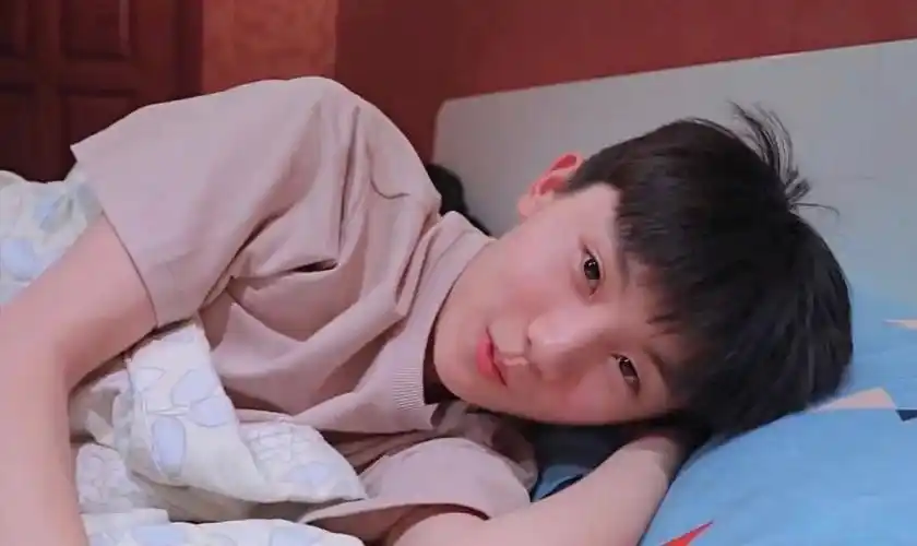 马嘉祺人朝着理想奋斗的过程就很像追光者啊