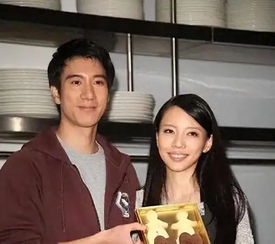 离婚官司升级李靓蕾晒出心思陈述揭开王力宏性瘾之谜