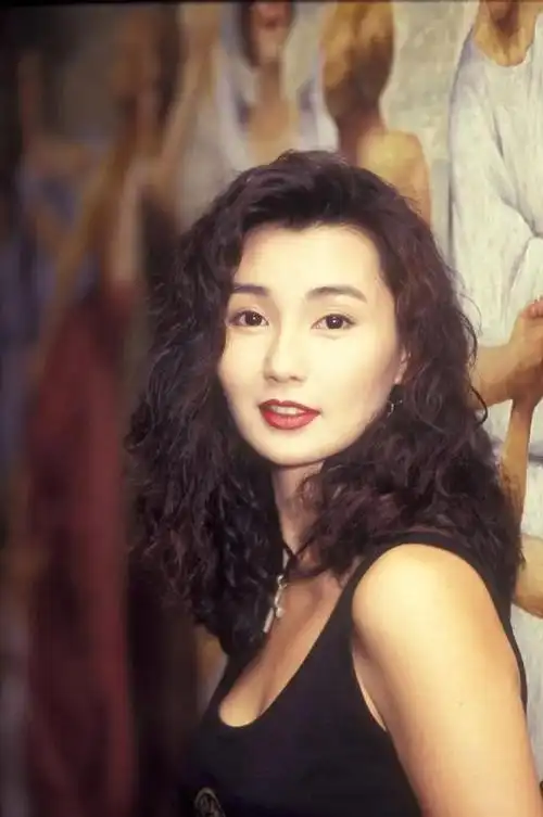 息影19年,纪实59岁张曼玉近况:不婚无子独居,网友:飒!