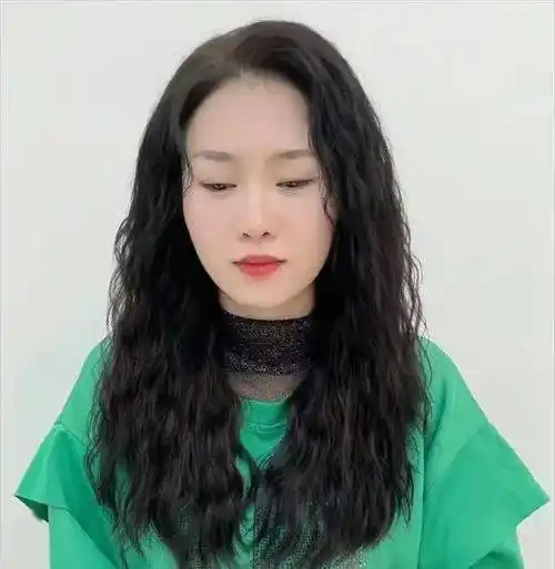 复古风格时尚洋气的中短烫卷发发型,好看又显发量_麦穗_四大_气质