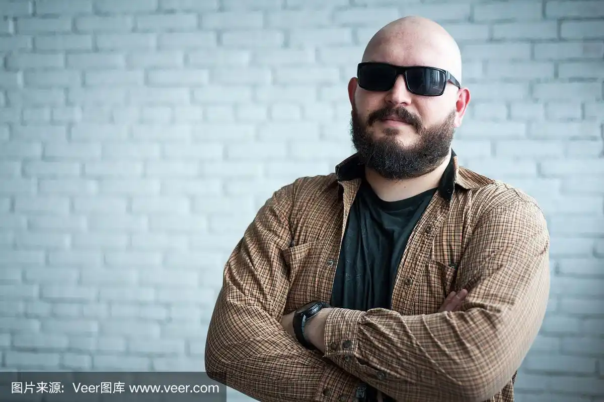 注视镜头,衬衫,男人,络腮胡子,剃光头