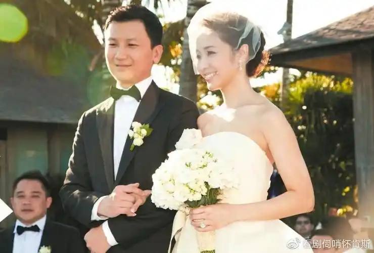 侯佩岑在老公面前演不下去了恰恰说明与天王分手后她嫁得不错