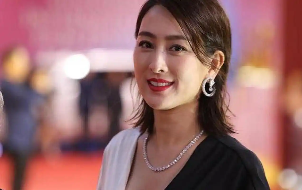 李小璐事件后陷入困境,《吐槽大会》重获掌声.