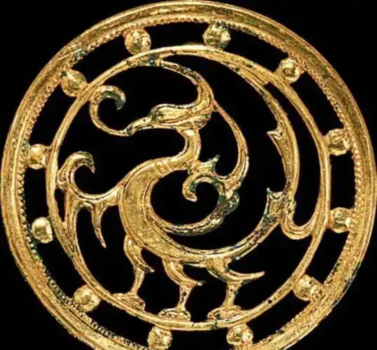 三星堆发现千年青铜树,修复后为何被禁止出境?专家:算算值多少