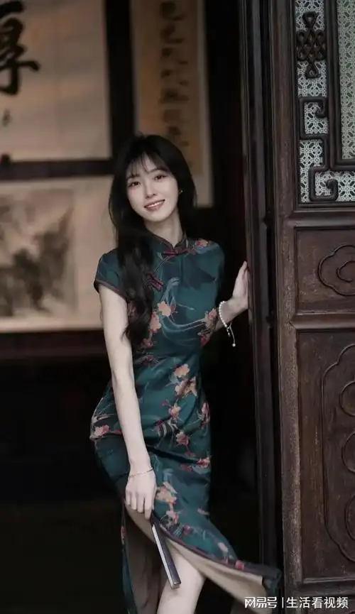 靓丽旗袍秀云南现代第一旗袍美女