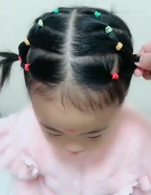 宝宝头发又碎又短这样扎,干净又清爽,玩一整天都不会乱!