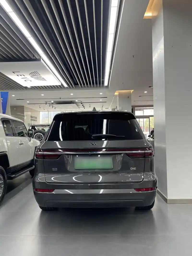 精品理想one落地价多少?