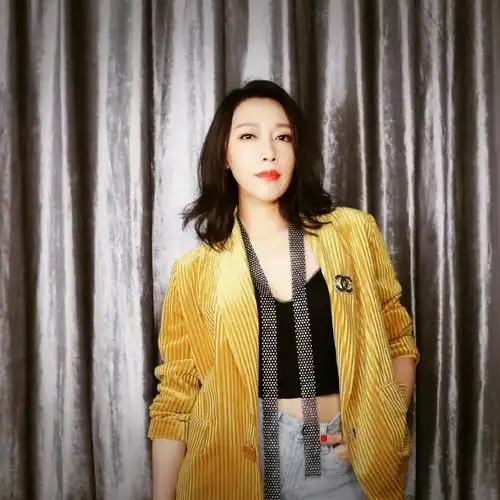 金池是飞镖运动员出身吗,她为什么出道这么晚?