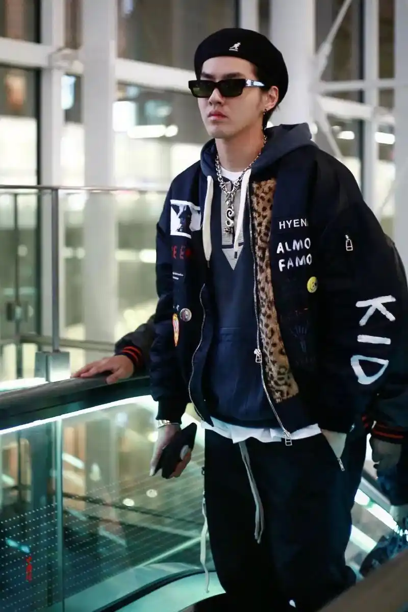 带货王吴亦凡最爱戴什么项链?除了高山隆和lv竟还有珍珠项链!