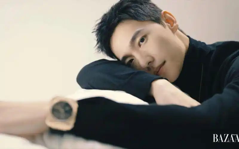 杨洋冬日惬然芭莎大片