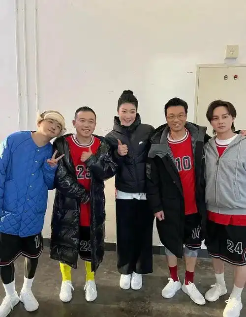 网曝李梦张隆去年已领证,她和很多男明星合影过,身高就是标尺|吴磊