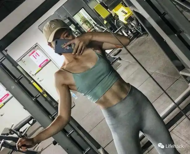 中国女生晒腹肌,杀伤力会有多大?_健身