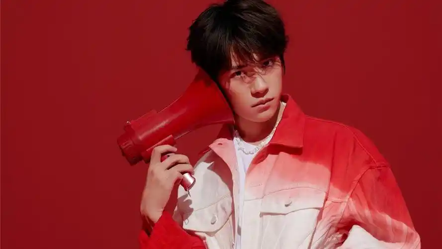 易烊千玺 玉尔演唱会 明星风尚壁纸