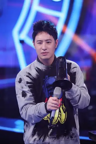 潘玮柏《嗨唱转起来2》 玩转舞台唤起青春回忆