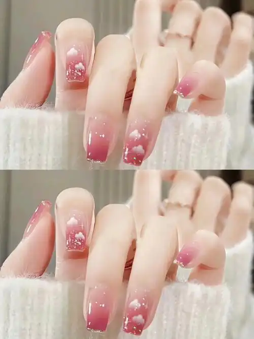 腮红冰透渐变云朵显白夏季日式红色简约美甲