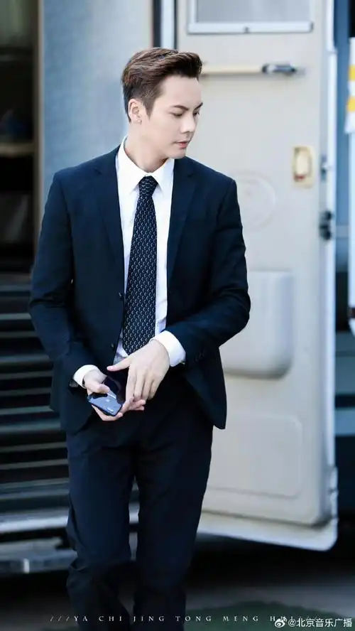 陈伟霆新剧人物小传##陈伟霆新剧 腹黑人设