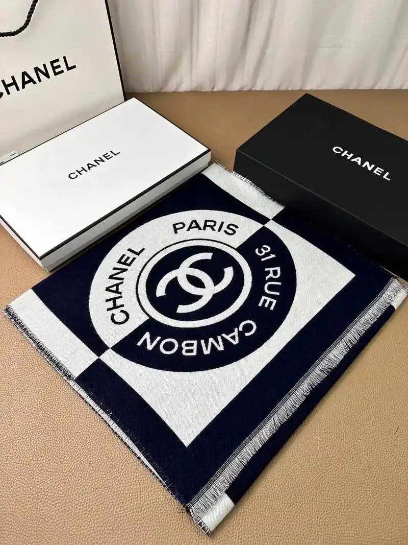chanel新款大围巾.蓝白色.【双面羊绒围巾】190*40 - 抖音