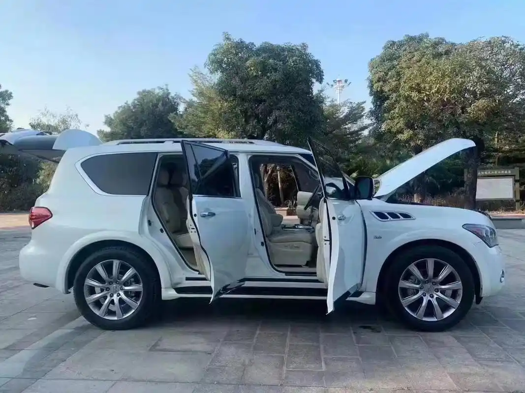 15年英菲尼迪qx56全款13.8万,日系豪华suv最奢华的车型