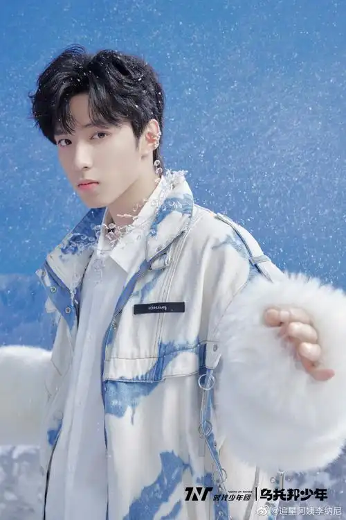 刘耀文无间道天台大片帅气版##刘耀文撑伞