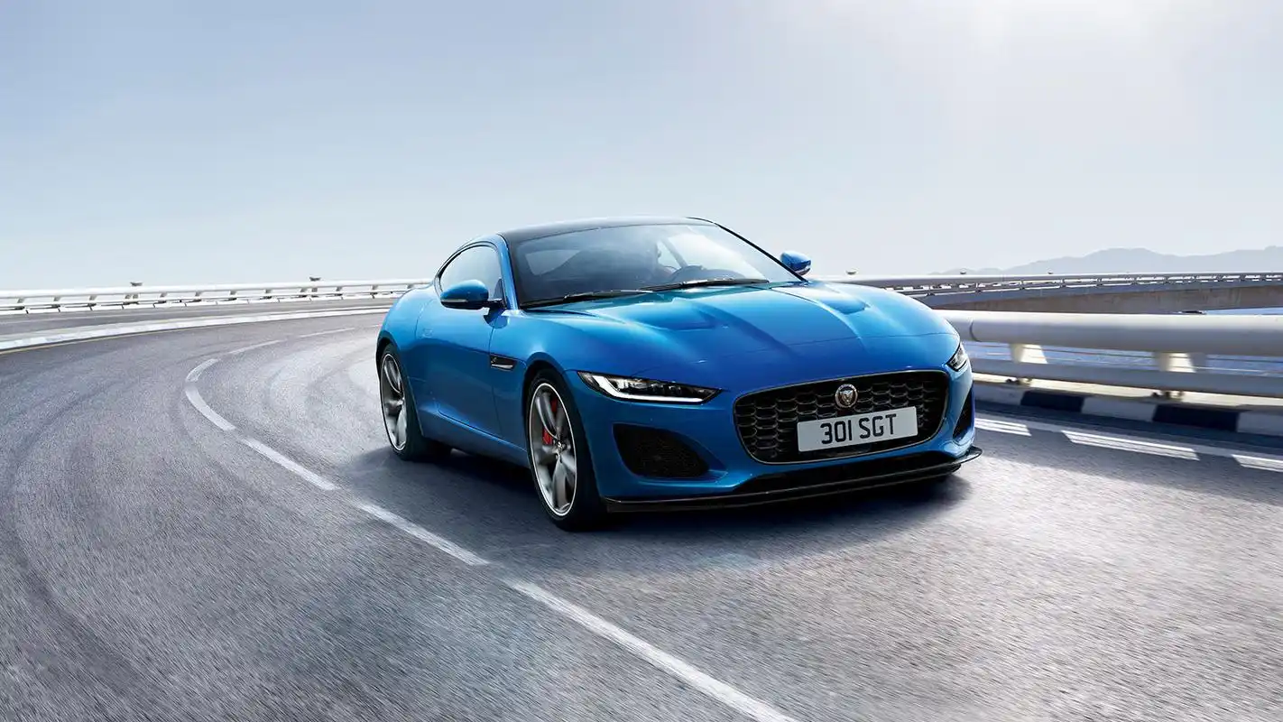 jaguar捷豹车标是个豹子头