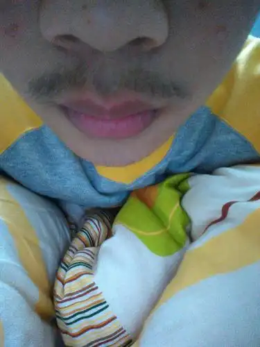 我这胡子长不长?好想剃 可是越剃越粗 快