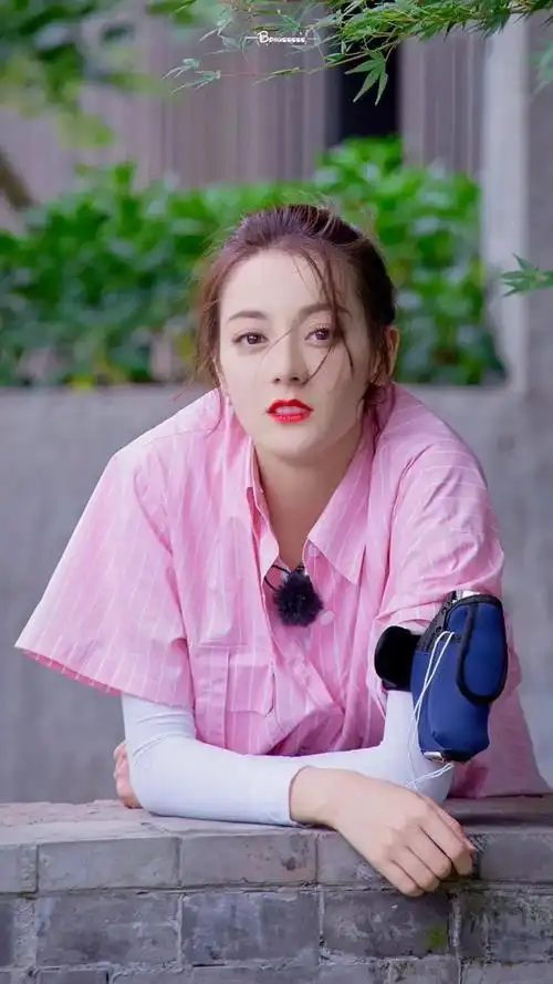 迪丽热巴:看完她的照片,好多网友坐不住了! - 知乎