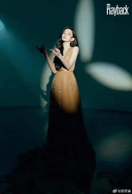 闵塔鲨晒迪丽热巴造型