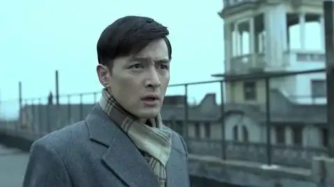 伪装者:明家兄弟天台对决,明台大惊失色,大哥到底还有多少身份