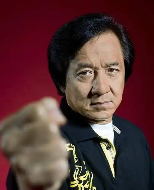 从a计划打到x计划,64岁成龙还能打!