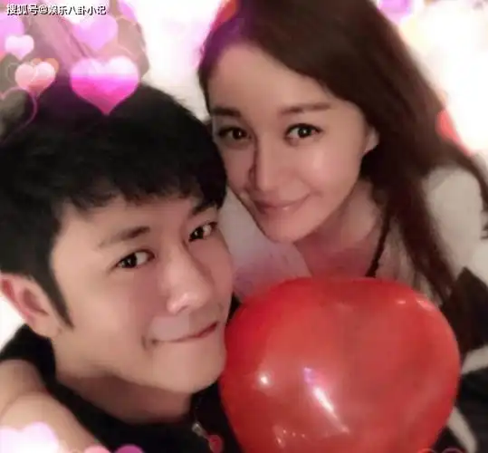 其实,他之前的名字叫林申,自从与制片人,导演杨雨辰相恋并且结婚后,才