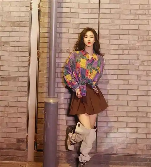 被杨紫的"复古卷发"惊艳了!高级显脸小,连气质都变得优雅了!