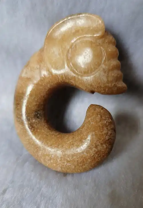 红山文化"玦"型玉猪龙