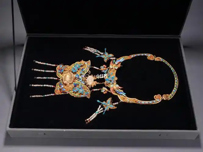 旧藏银鎏金点翠蝶恋花纹项圈